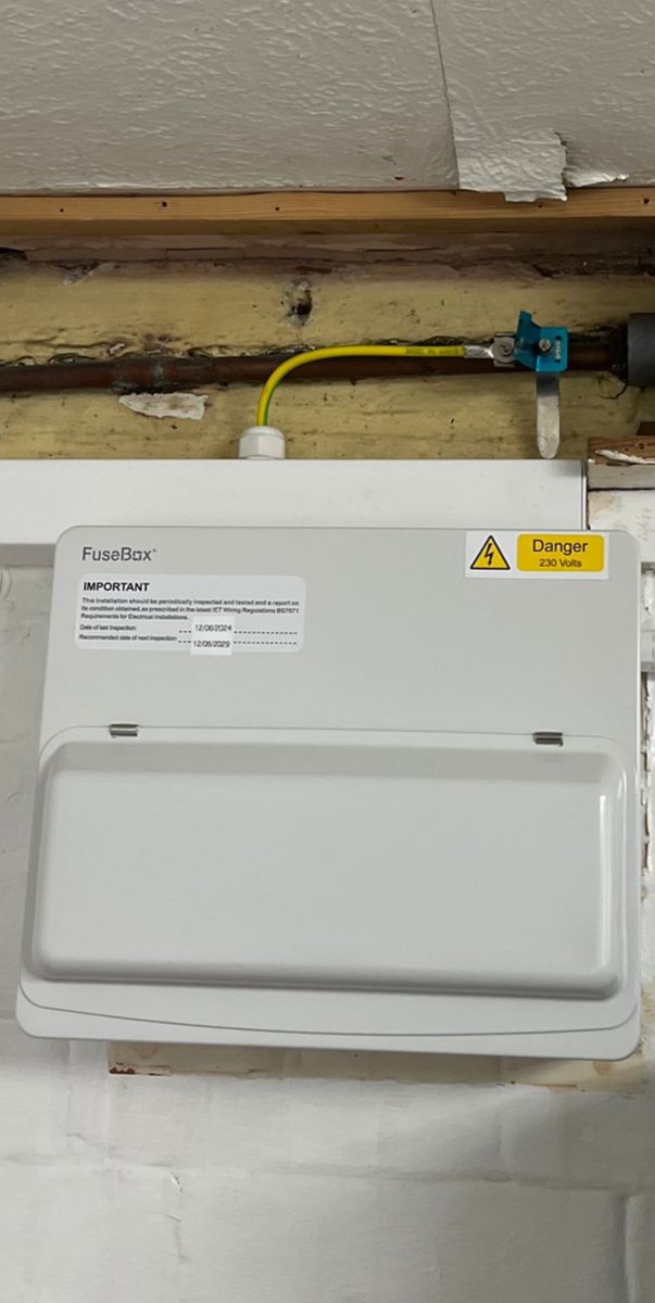 Staples Road - Our day to day #operatives finding
#noncompliant #wiring #defects #Reactive #maintenance #repairs #faultfinding #schools 
<a href="/Richardson_Hill/">Richardson-Hill Health & Safety Consultants</a> @Compliance
#problemSolving #electricians #electrical #Electric #sparks  #installation <a href="/campionconsult/">Campion Consultancy & Recruitment</a> <a href="/CPFuseBox/">FuseBox</a>