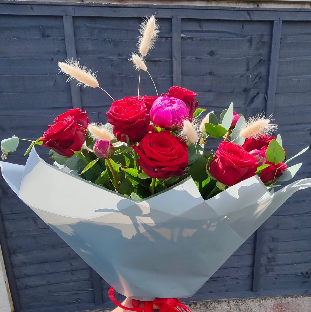 Myerscoughreds's tweet photo. L U S H
Red Rose, Pink Peonies and Eucalyptus..

Message me to order
@SPFloristry 

#sweetpeafloristry #redrose #peonies #lushbouquet #ht #bouquet #prestonflorist #preston https://t.co/y1GPaHSoBc