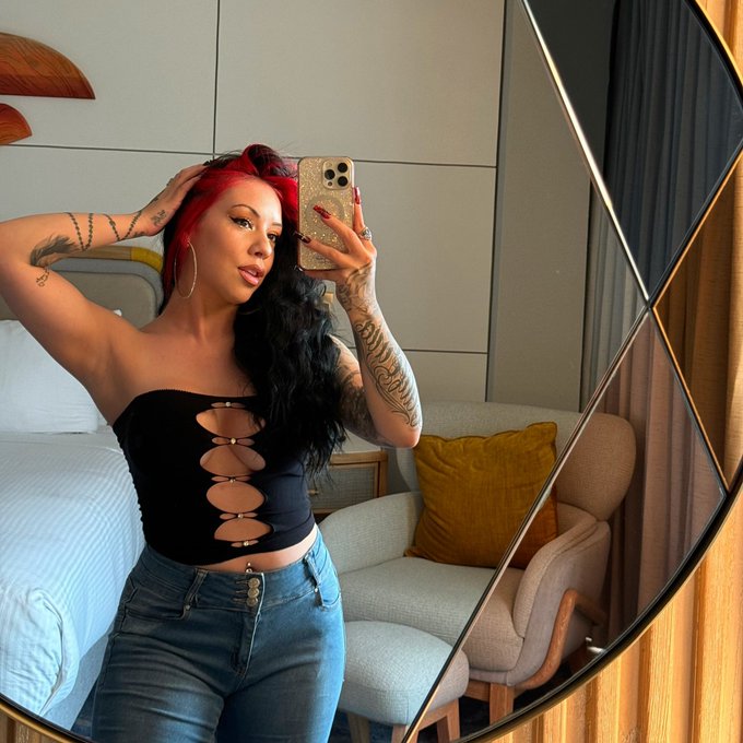 🌞🖤 https://t.co/pSvVrzHkFT