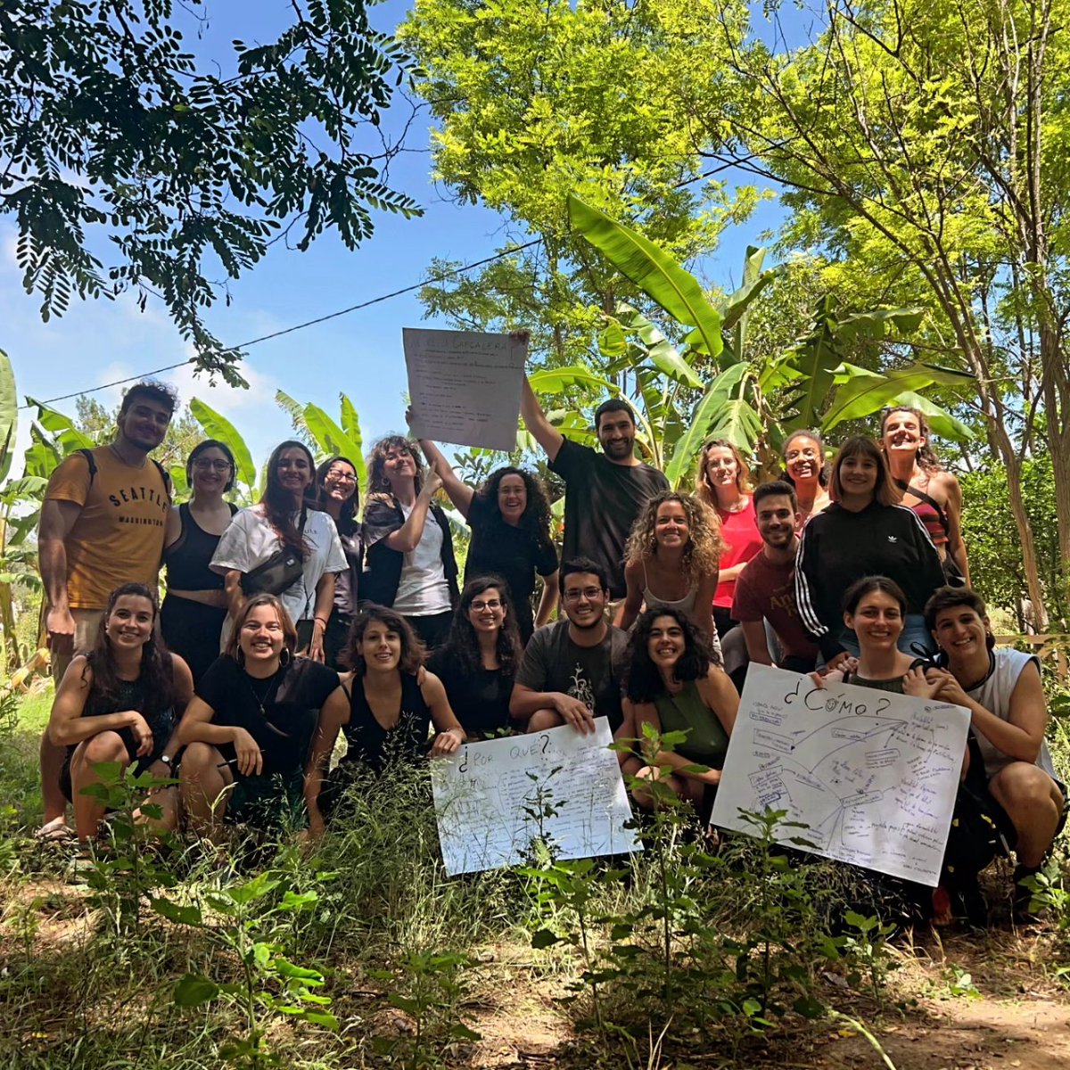 capcaleravlc's tweet photo. Gràcies per fer COMBOI 🌞💐

Aquesta setmana passada vam participar de la XXI Trobada del PACAP, a la nostra ciutat, i immediatament després, vam aprofitar i vam continuar amb Comboi d'estiu. Quina alegria i empenta més forta ens vau donar! 💓 
(1/5) https://t.co/Et51w4QUfB