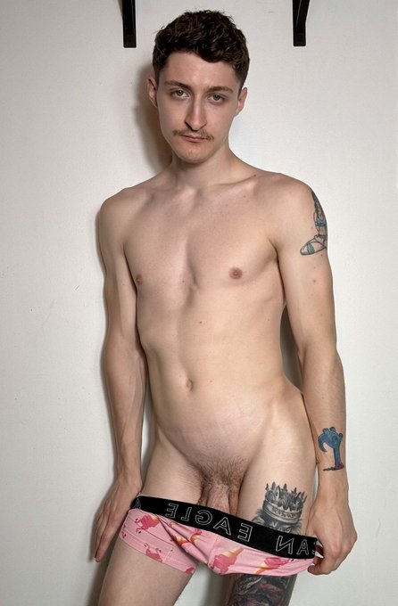 What&rsquo;s shaking babes 🧡🖤 https://t.co/FUOtq1zEFc