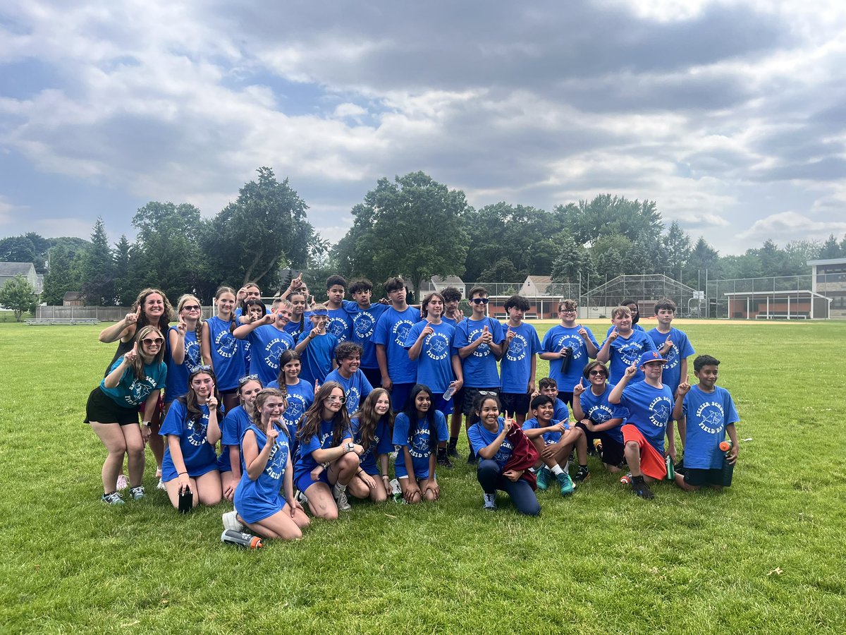 Blue Team takes the win for Middle School Field Day 🏆