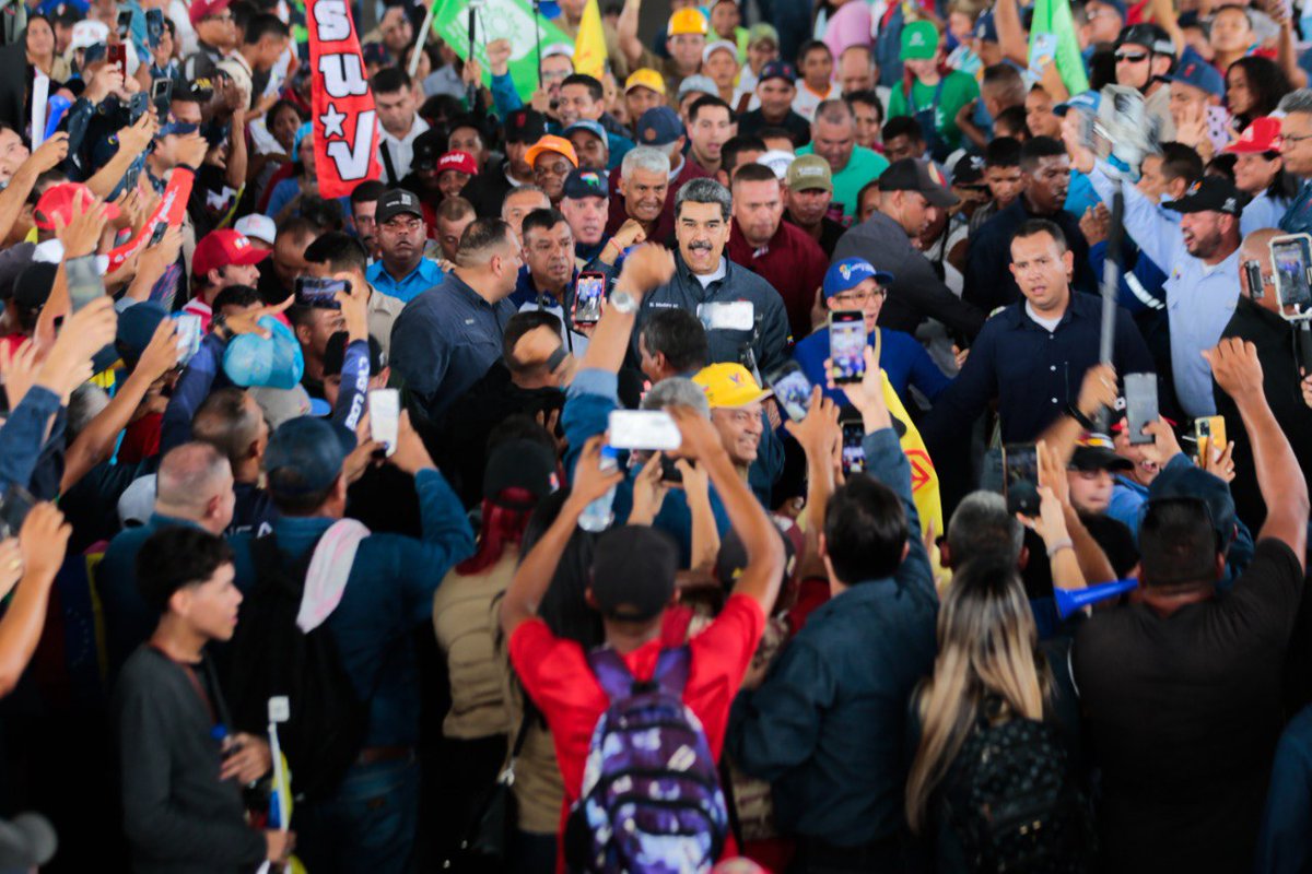 "Ya he conseguido las inversiones suficientes para hacer las empresas más poderosas y consolidarlas con más fuerza. Hemos firmado contratos con los países de los BRICS para tener nuevos mercados para nuestras empresas.” indicó el Pdte. <a href="/NicolasMaduro/">Nicolás Maduro</a> desde CVG Sidor.