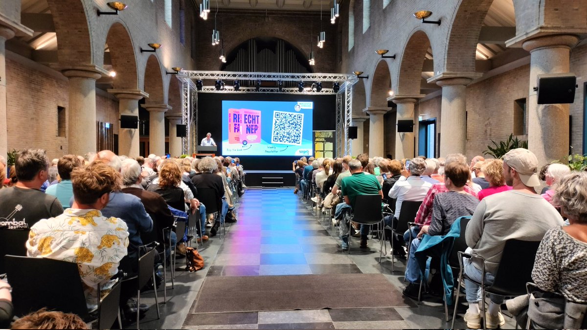 Prima presentatie over #AI #deepfake #nepnieuws door <a href="/duivestein/">Sander Duivestein - Author Real Fake / Echt Nep</a> met dank aan <a href="/breda/">Gemeente Breda</a> #bredata #talkofthetown bij #Buas Verontrusting, optimisme en inspiratie vochten om voorrang, iig voldoende stof tot nadenken. En uiteraard was er ook nog de onvermijdelijke <a href="/Mentimeter/">Mentimeter</a>