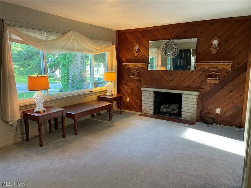 MichaelKaimTeam's tweet photo. 🔥🔥#NEWLISTING🔥🔥
332 South Street, Chardon
2 BD, 1 BA
0.36 ACRES🌳
💰$159,900
https://t.co/L9dD8zScsu
☎️Call or PM Sandy Sojka 440-785-2355
#themichaelkaimteam #kaimteam #BHHSPro #BHHS #BHHSrealestate #clevelandrealestate #realestate #homesforsale #justlisted #homesweethome https://t.co/jI6Q538CUt