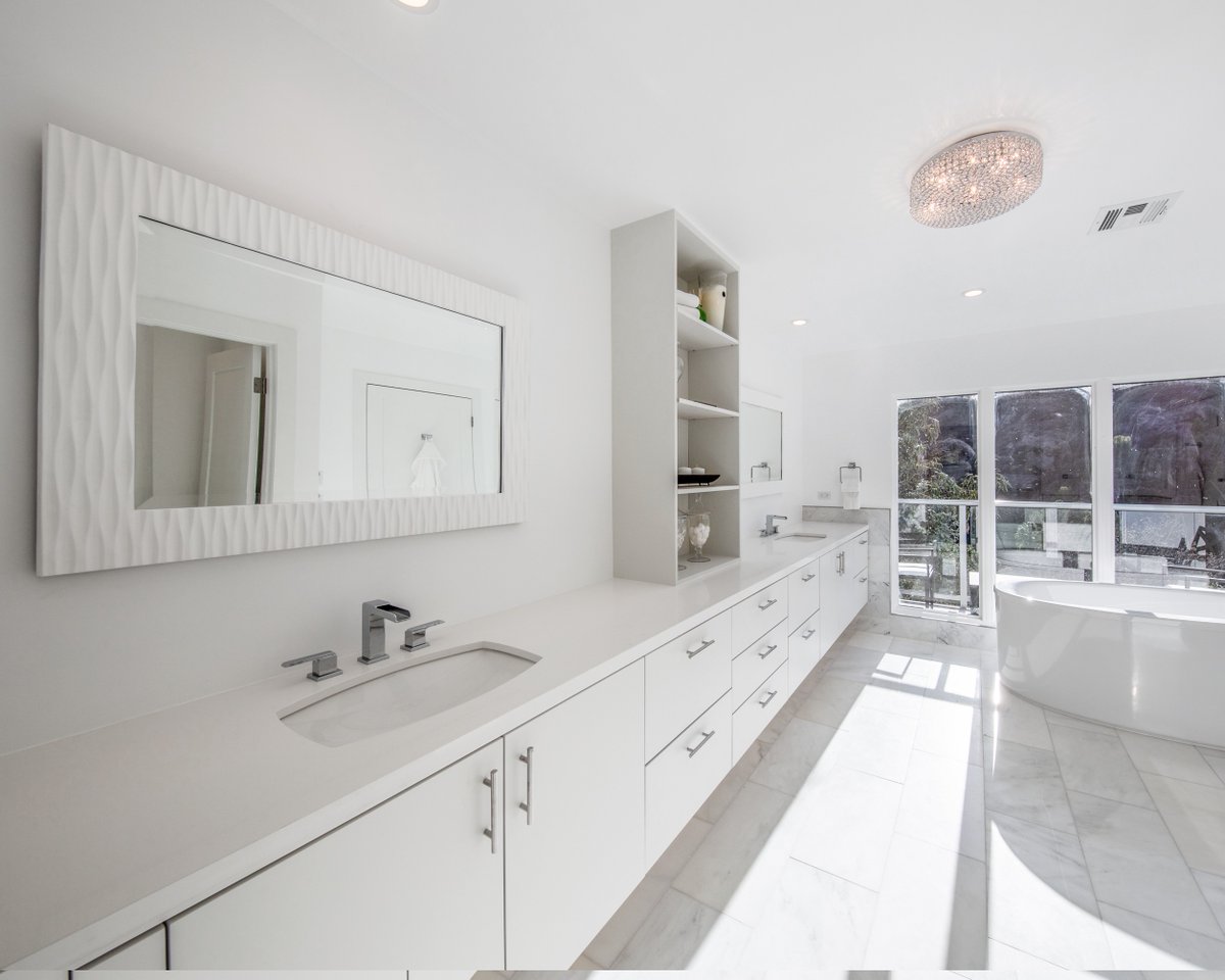 econstructinc's tweet image. 8 months. Complete gut renovation &amp;amp; addition. Hollywood Hills. ✨
We took an outdated home and transformed it into a modern masterpiece, designed for today&apos;s lifestyle.
Want to see more? Check out the full project gallery: tinyurl.com/23xvb4ep #econstruct #LAConstruction