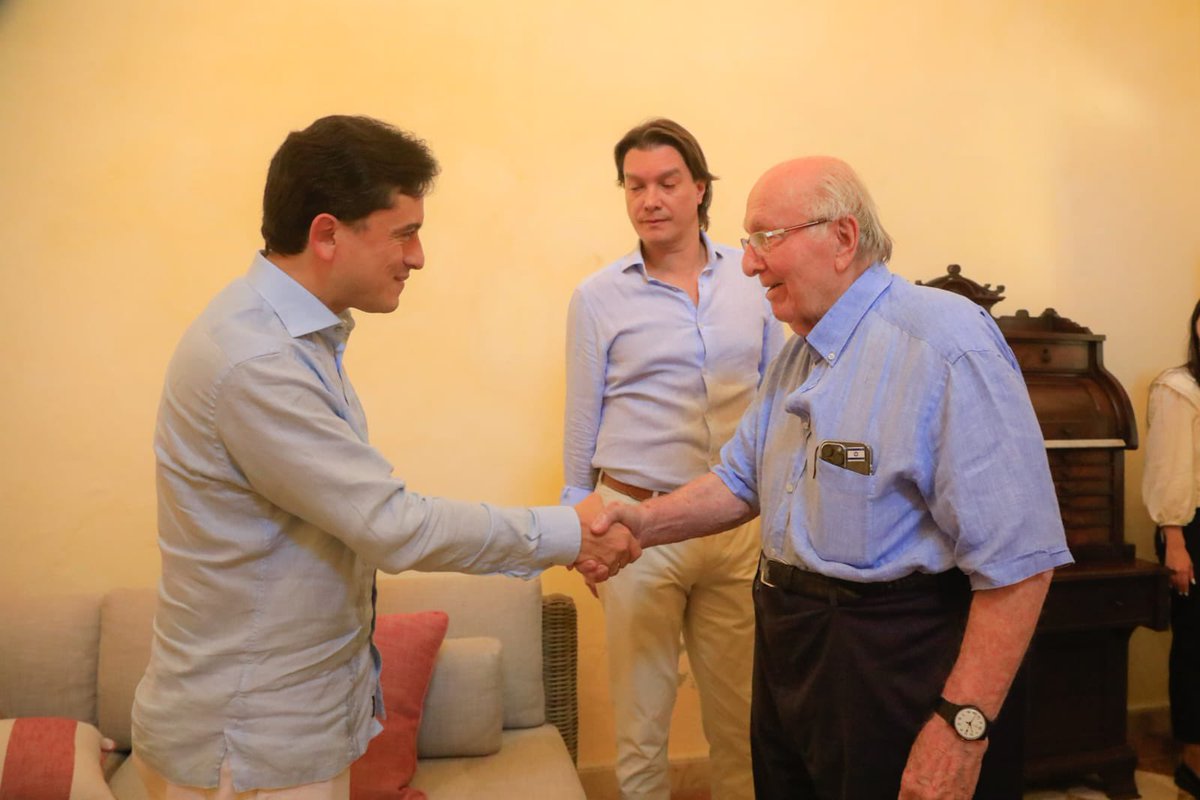 En el marco del Congreso Empresarial CEAPI, convocamos encuentro con principales empresarios iberoamericanos para afianzar lazos de confianza. En la búsqueda constante de caminos de crecimiento y productividad. <a href="/petrogustavo/">Gustavo Petro</a> <a href="/ricardobonillag/">Ricardo Bonilla</a> <a href="/luiscrh/">Luis Carlos Reyes</a>