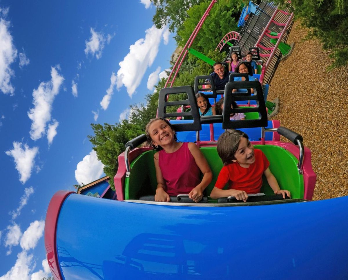 MacKidReadingPA's tweet photo. A splash-tastic summer is headed your way. CertifiKID offers fantastic savings on waterpark tickets, making it easy to enjoy all the fun and thrills for less! Find your fave park and wave goodbye to boring days.

https://t.co/o6PIIeMBE5 https://t.co/tjfneFaoY3