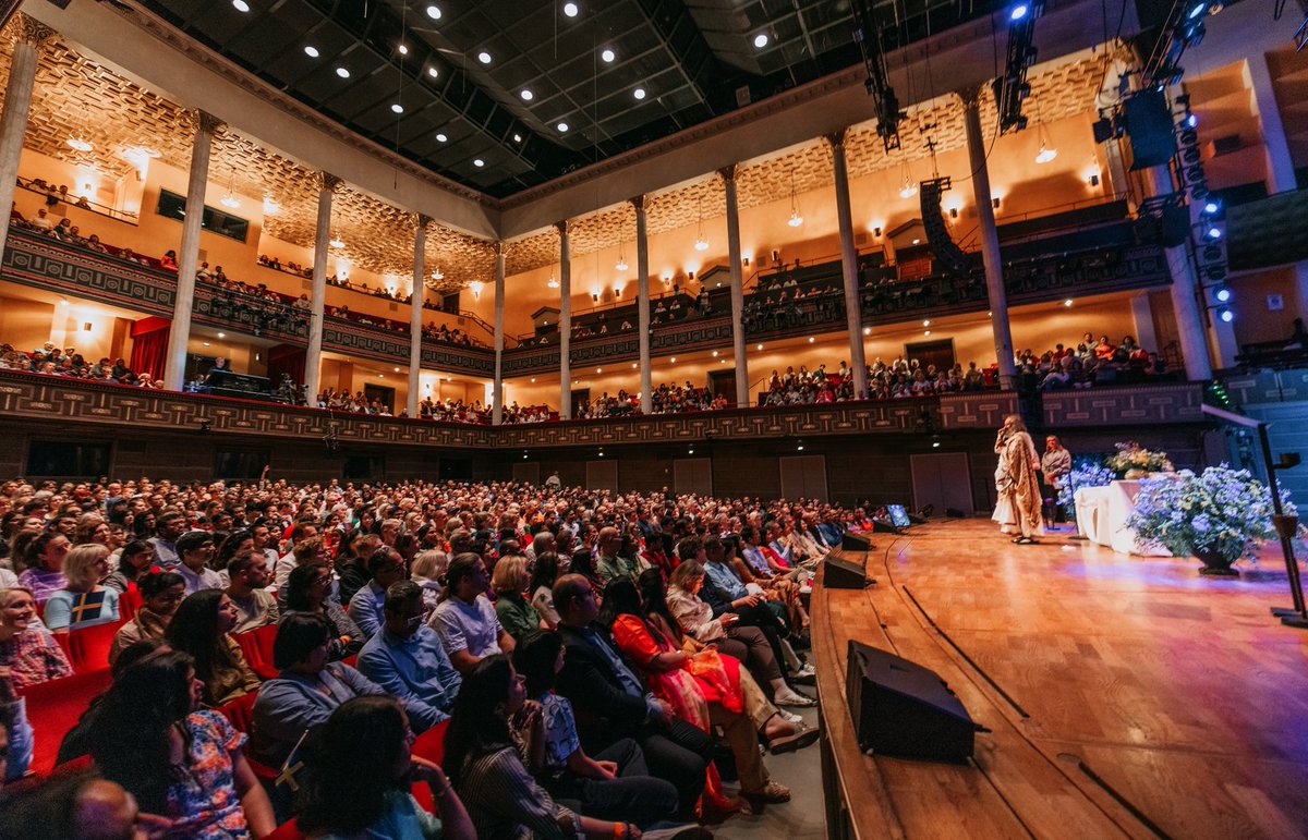 After 18 years in Sweden, at the Stockholm Concert Hall, for wisdom, music and meditation.