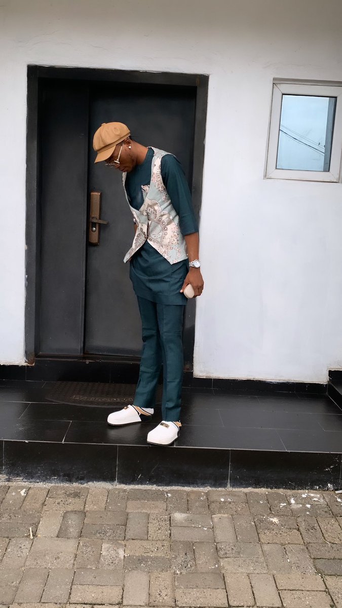 RKayrex's tweet photo. The Eid Mubarak went nice 📿🤲🏻 #EidAlAdha #outfit https://t.co/HJzUPkqZkZ