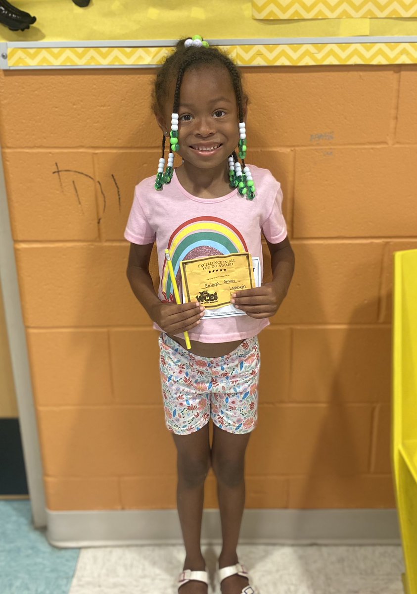 Atled72's tweet photo. Here at @WalnutCreekES we create Star Students. Congratulations to our very own Kindergartener Ms. Sa’vaya Smalls. And huge congratulations to Ms. Leabough and Mrs. Streeter for molding this young princess to be her greatest. https://t.co/XryhMiX1g1