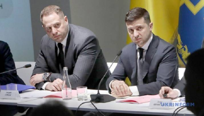 "70% українців вважають, що Зеленський має бути президентом до кінця воєнного стану" – КМІС
Еврейско-олигархическая власть убеждает, что украинцы поддерживают изнасиловании Конституции Украины узурпатором Зеленским и еще от этого получают массовое удовольствие.