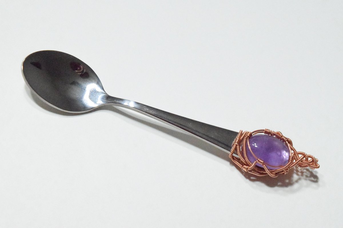 ArtificeMoon's tweet photo. Amethyst Mageblade and mini spoon https://t.co/IClwVjAETr