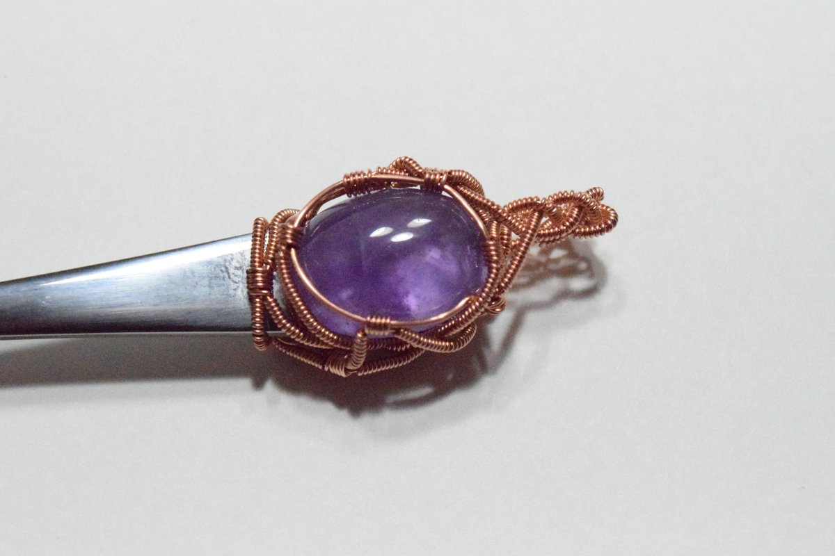 ArtificeMoon's tweet photo. Amethyst Mageblade and mini spoon https://t.co/IClwVjAETr
