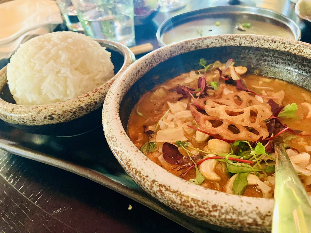 helendownie's tweet image. Beautiful Dinner @TheIvyAsia Brighton celebrating @Alex_Downie &amp;amp; @elliedownie  completing The London to Brighton Bike Ride  #justperfect  🐲🐉