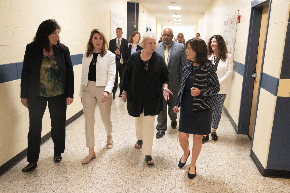 GovKathyHochul's tweet photo. For 100 years, the health professionals at @AndersonAutism have helped kids with developmental disabilities live happy, independent lives.

Today, we announced a $3 million investment for new training facilities to ensure they have the resources to continue their critical work. https://t.co/uXLH0IGR0t