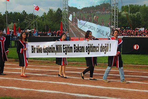 Eğitimden ve Öğretmenin halinden anlayan Bakan istiyoruz!