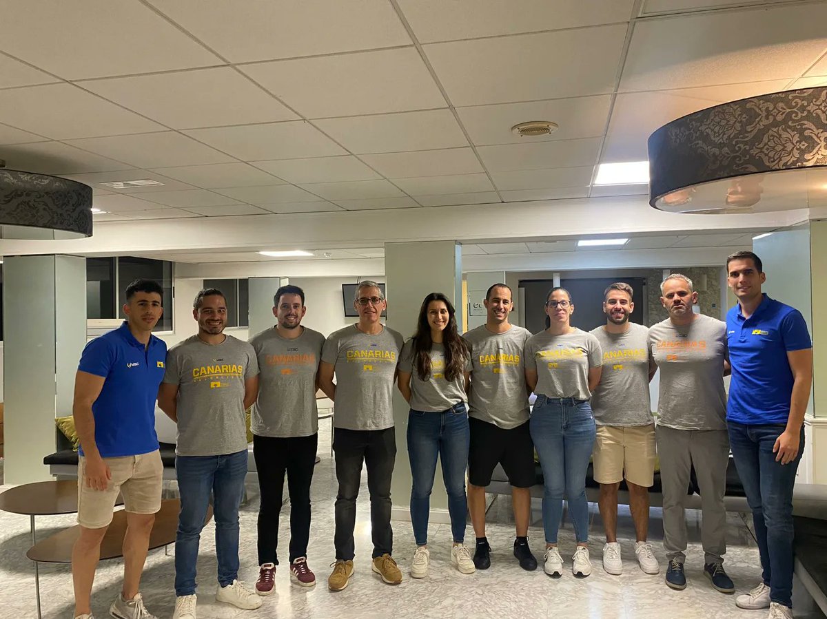 arbitrosfibt's tweet photo. Del 14 al 16 de Junio se disputaron los Campeonatos de Canarias 1ª División Nacional Masculina y Femenina en Tenerife y La Palma respectivamente 🏀🇮🇨.

Ponemos broche final a dos meses de campeonatos y fases 🍀

Enhorabuena a todos y todas por el trabajo realizado 🔝👏🏼 https://t.co/KQDGr0l4br