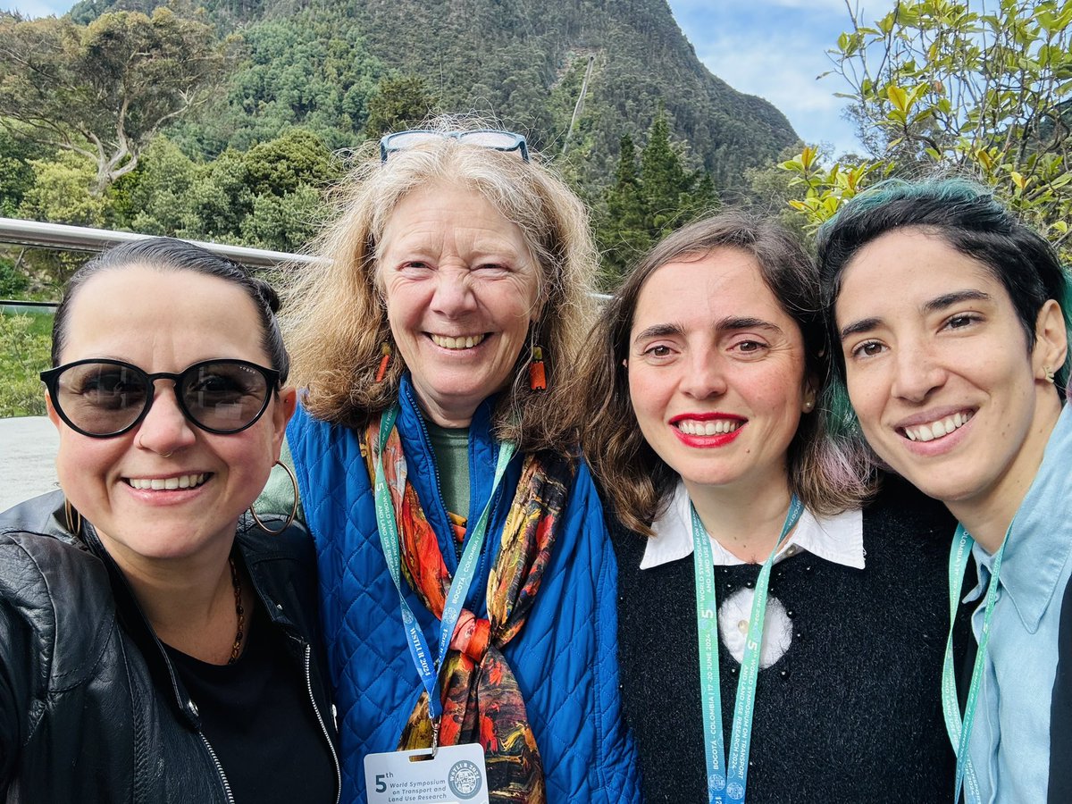 No puedo estar + emocionada con este encuentro y las conversaciones de estos días en el #WSTLUR con colegas y amigas <a href="/sangilandrea/">Andrea San Gil León</a> <a href="/I_commute_too/">Invisible Commutes</a> <a href="/LakeSagaris/">Lake Sagaris</a> aquí en <a href="/Uniandes/">Uniandes</a> 💛🖤