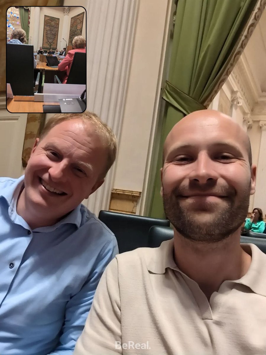 Lange dag in de statenzaal vandaag voor <a href="/VoltNHolland/">Volt Noord-Holland</a>. Still going strong in de commissie #ruimte met <a href="/maikdeweerdt/">Maik de Weerdt | Volt Noord-Holland</a> en vanochtend/vanmiddag met <a href="/J_Schneemann/">Julia Schneemann</a> bij de commissie #landelijkgebied. Wordt donderdagavond vervolgd...