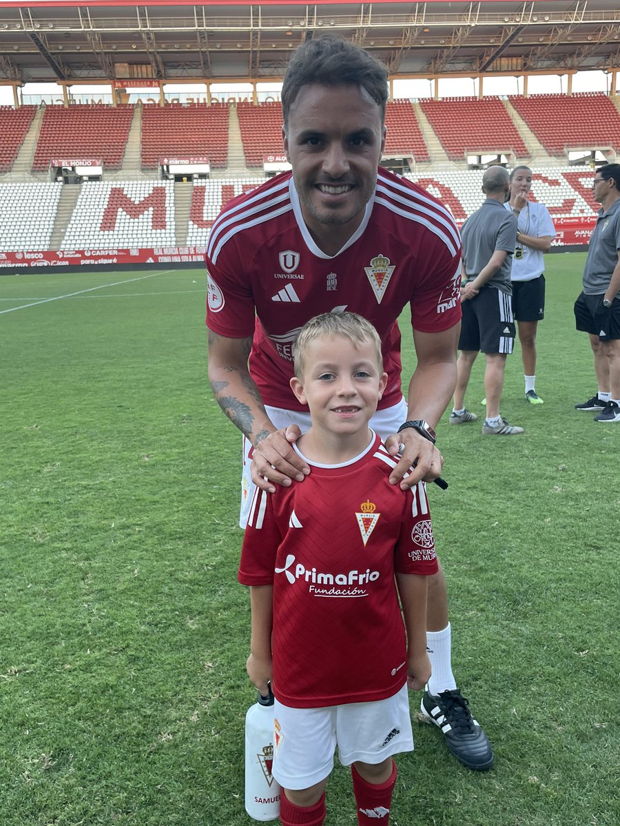 Con mi capitán <a href="/PLeonSanchez/">Pedro León</a> 💪🏻🥰 #Hastaelfinalvamosreal