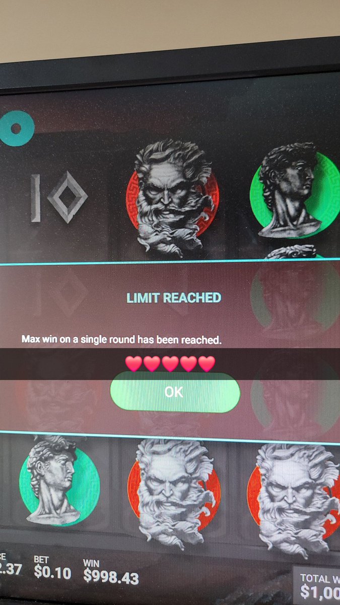 EagleBetsCasino's tweet image. Hey @hacksawgaming I would love a HackSaw slot hoodie!❤️ 

I promise it will be the only hoodie I wear! #hacksaw #casino #slots #crypto