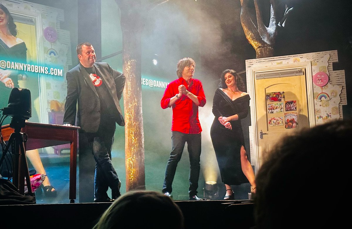 Iain Cash (@iaincash) on Twitter photo got to watch <a href="/uncannypodlive/">Uncanny: Fear of the Dark</a> live last night in Salford, and was great to catch up with <a href="/ciaranokeeffe/">ciaranokeeffe</a> & <a href="/chris0241/">Chris Burton</a> it's been too long. Its a great show so try and catch it while you can, and to top it off we got to meet <a href="/danny_robins/">Danny Robins</a> & <a href="/_EvelynHollow/">ππ―ππ₯π²π§ ππ¨π₯π₯π¨π°</a> really nice people! #uncanny got to watch <a href="/uncannypodlive/">Uncanny: Fear of the Dark</a> live last night in Salford, and was great to catch up with <a href="/ciaranokeeffe/">ciaranokeeffe</a> & <a href="/chris0241/">Chris Burton</a> it's been too long. Its a great show so try and catch it while you can, and to top it off we got to meet <a href="/danny_robins/">Danny Robins</a> & <a href="/_EvelynHollow/">ππ―ππ₯π²π§ ππ¨π₯π₯π¨π°</a> really nice people! #uncanny