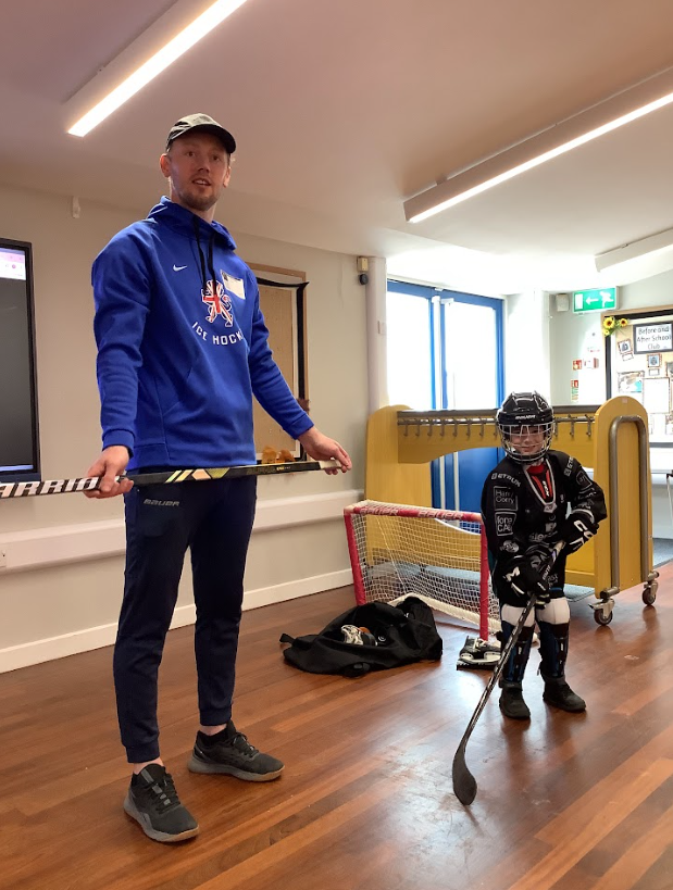 ElloughtonPS's tweet photo. We were thrilled to welcome David Phillips into school today. David plays ice hockey for Great Britain. The children loved hearing of his amazing achievements, and learning more about this exciting sport.  What a great way to kickstart National School Sports Week! https://t.co/AeFQvLgiXF