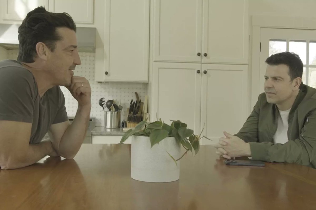 New article about "Farmhouse Fixer" Camp Revamp nkotbnews.com/2024/06/new-ar…