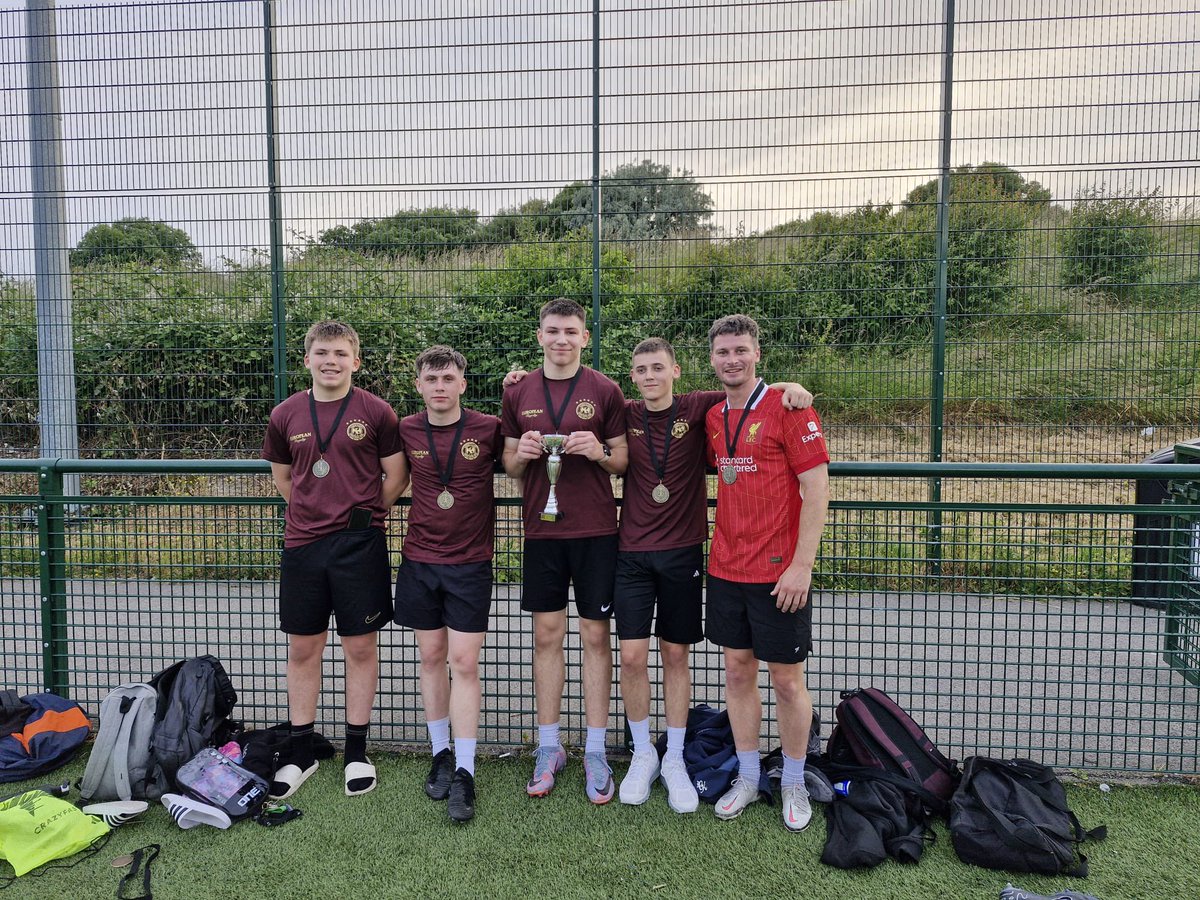 Another league title won🏆 
Undefeated, 10 games, 77 goals❤️⚽️