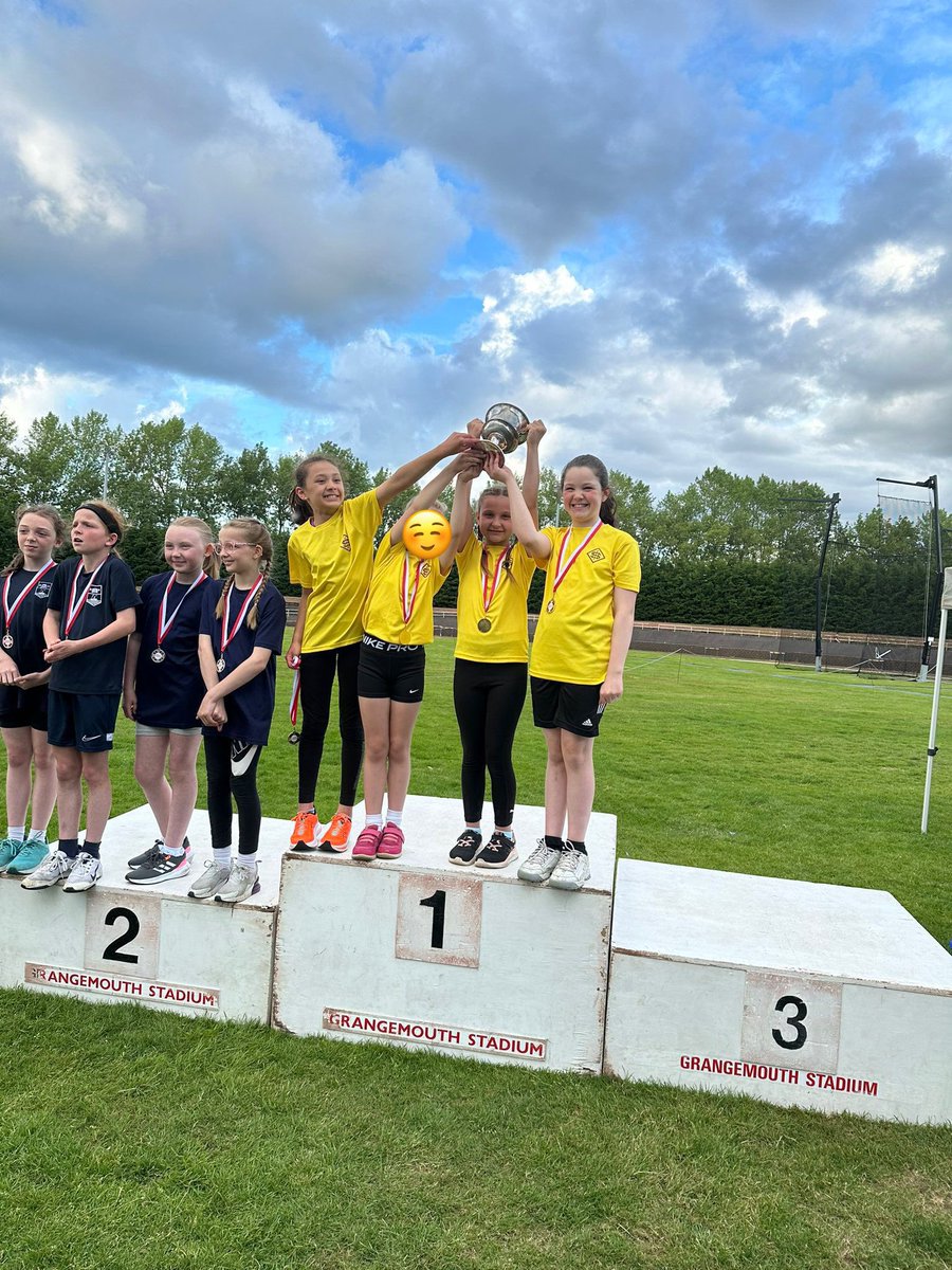 HayleyMcCon's tweet photo. 🥇🥇🥇Team McConville bringing home the gold for Sacred Heart Primary again!! @SacredHeartPrim @Laura_Wilson321 @drmcgovernshps @MrCampbellP5 https://t.co/RH5r6CV60L