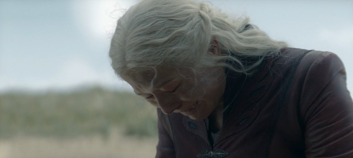 TheIntrovertSam's tweet photo. #Houseofthedragon • S02×01
The grief vibe of it makes me more sympathetic for Team Black 🏴
It's crazy how rhaenyra got only one dialogue which is the coldest🥶 
Visuals and scores🤌🏻
It's end do shows this season's scale is gonna be larger
Can't wait for Dance of the dragons🔥 https://t.co/iwKlzrDkP1