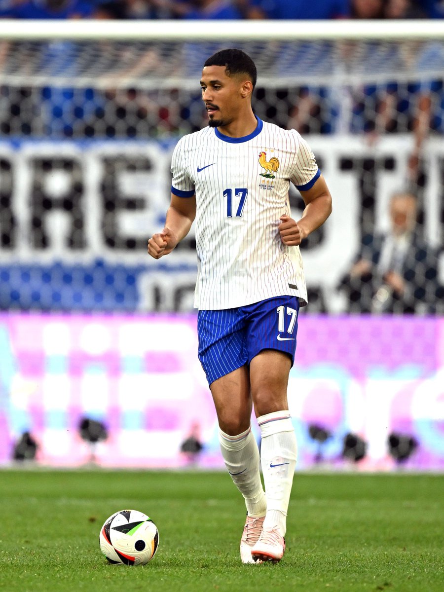 William Saliba's game by numbers vs. Austria:

100% tackles won
100% ground duels won
100% dribbles completed
94% pass accuracy
59 passes completed
6 clearances

ALWAYS in control. 🔐🔐🔐
