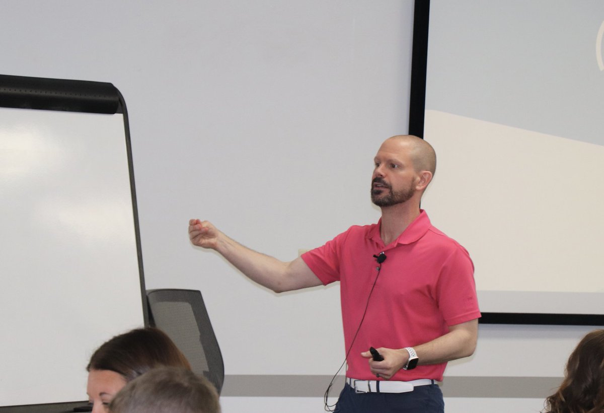 GrantWoodAEA's tweet photo. We just wrapped up day one of our #Engage2Learn Literacy and UDL symposium!
Today was filled with informative discussions and collaboration, including keynote presentations by @mrbronke and @jinacrimi.
We can't wait for the next two days!
.
#IAedChat #IowaSchools #GWAEAPD https://t.co/5iS6Qw0Zrw