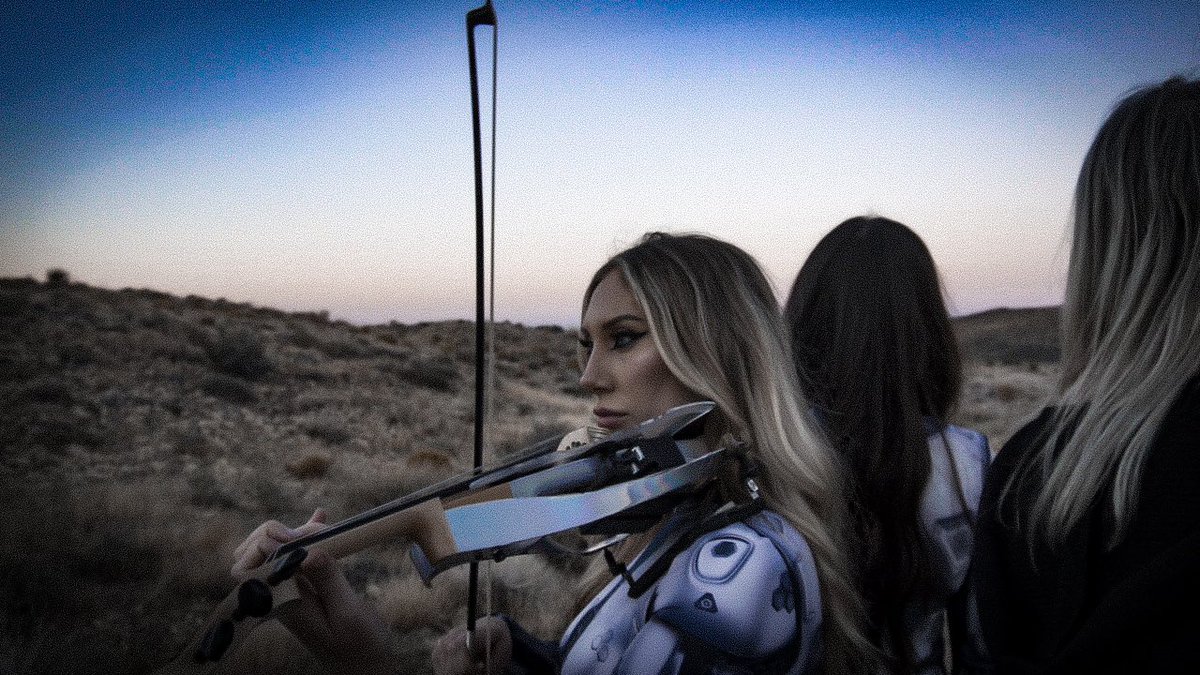 vynilyn's tweet photo. BTS of our IN THE END music video. Listen NOW by clicking this link https://t.co/lSyrsyxJT1 #linkinpark #electricviolin https://t.co/JJkuE4I8jg