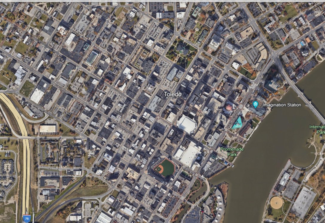 talking_cities_'s tweet photo. I've lived near Toledo, Ohio for the past 6 years and it has always felt like a shell of a city. Downtown always feels uninviting, and one of the main reasons for that is the excessive parking. If @city_of_toledo wants to improve it must densify downtown. #YIMBY #Parking https://t.co/eYB9QnkSqd