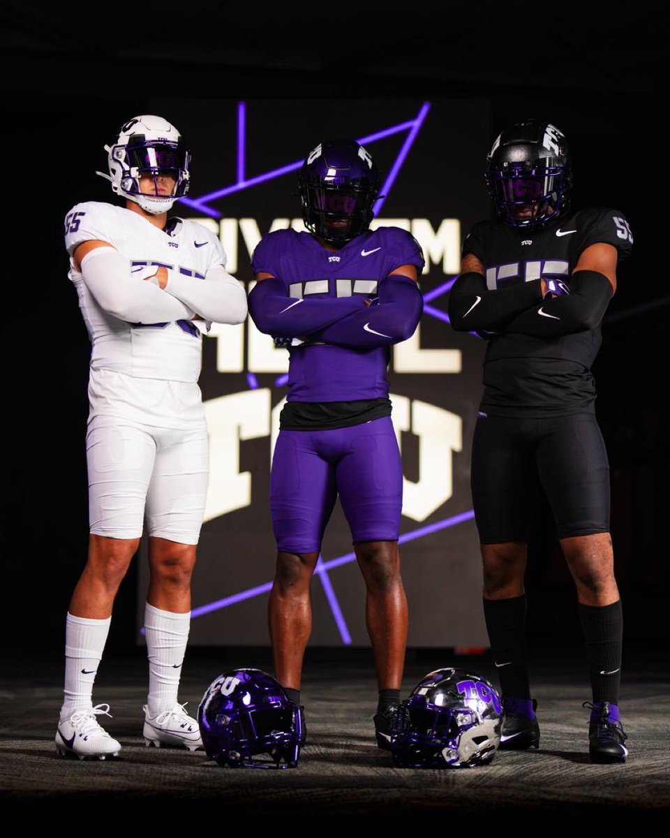 TCU unveiled some new uniforms today 🔥

How we feeling about their new threads?!

(via: <a href="/TCUFootball/">TCU Football</a>)
#GoFrogs