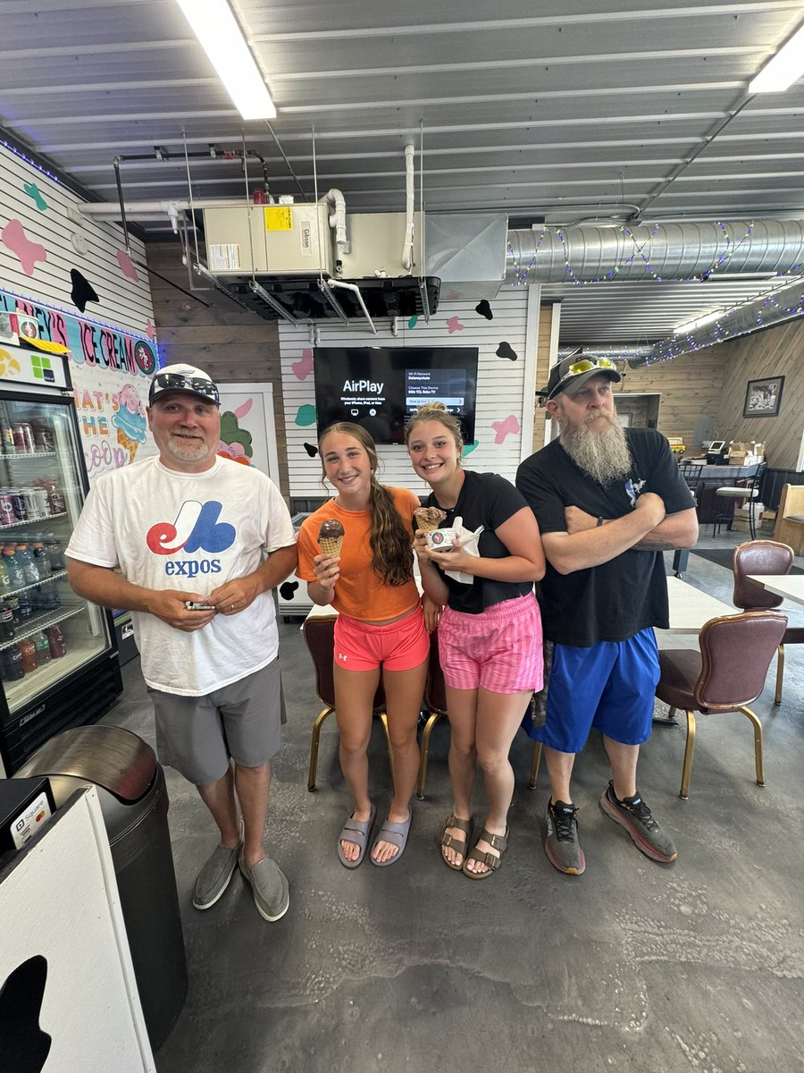 Starting the week with some ice cream to beat the heatwave! Huge shoutout to the Gibson and Tomkin families for saving us from melting🍦🌞