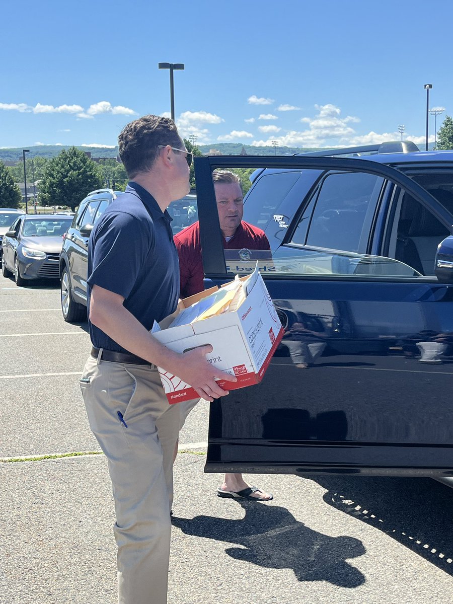 RepKyleMullins's tweet image. We had a wonderful turnout and got to see so many friendly faces at our shredding event this past weekend.

If you missed it, not to worry— Archbald Borough Senator Rosemary Brown and I will be hosting another one on July 20th at Valley View High School at 10 am. Save the date!