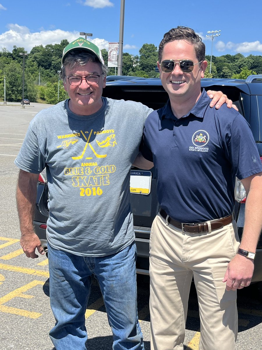 RepKyleMullins's tweet image. We had a wonderful turnout and got to see so many friendly faces at our shredding event this past weekend.

If you missed it, not to worry— Archbald Borough Senator Rosemary Brown and I will be hosting another one on July 20th at Valley View High School at 10 am. Save the date!