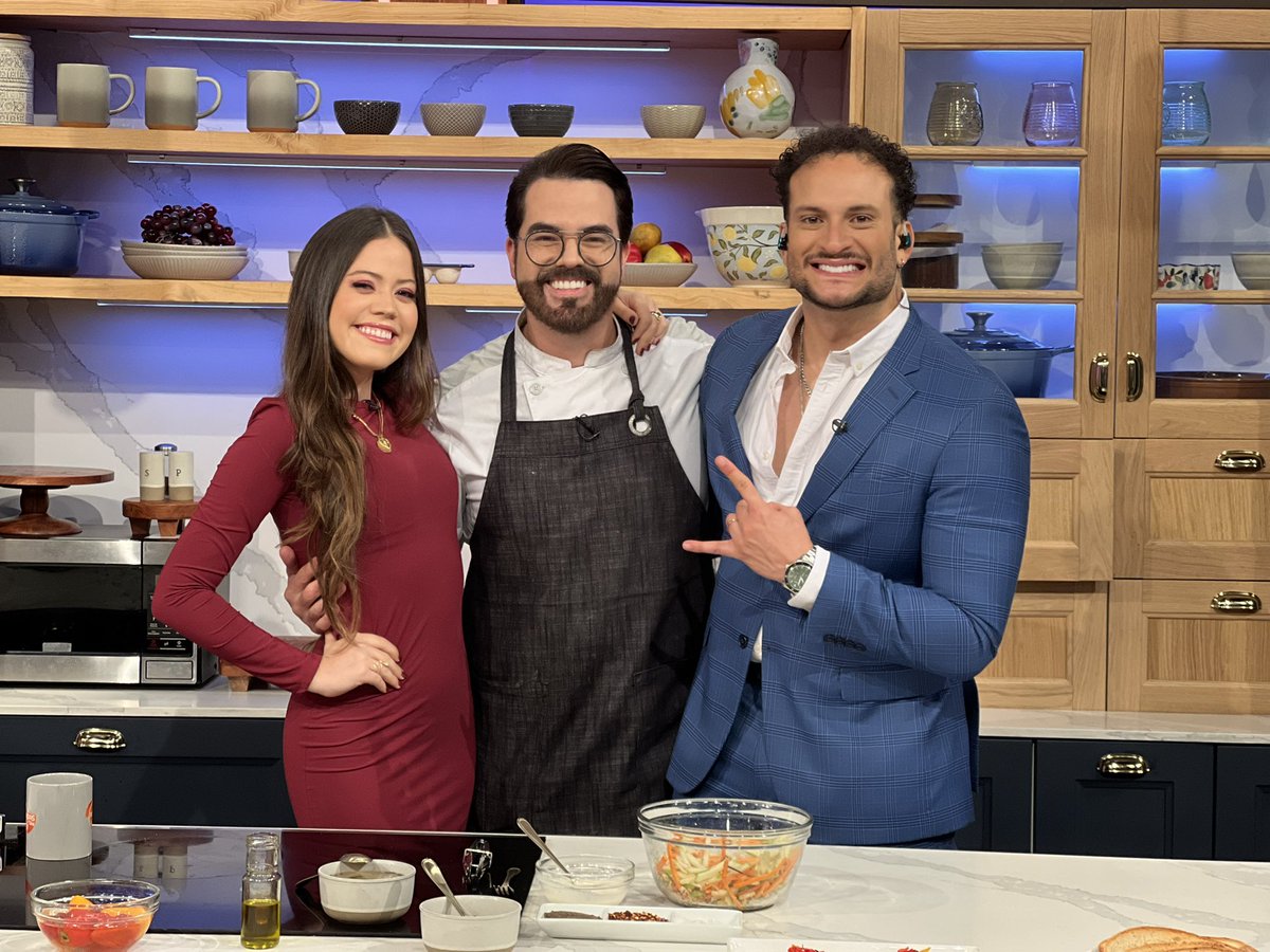 ¡Esto está delicioso ✨! Con vegetales encurtidos puedes hacer una exquisita ensalada de zanahoria y manzana y <a href="/waltkovacs/">Walter Kovacs</a>  te enseña a prepararla en #PortadasAlDía 🧡 ¡Ingresa aquí y opten una nueva opción para el almuerzo! 👉 venevision.com/recetas/esta-e…