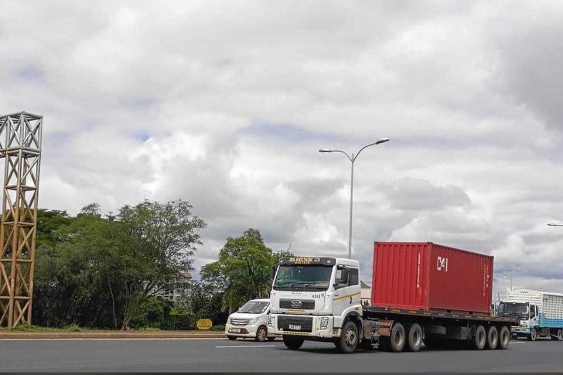 TurnkeyUganda's tweet photo. On the move with Turnkey Logistics!

Whether it's across borders to Mombasa or last mile deliveries in Kampala, we ensure your cargo arrives safely and on time. 

Trust us for all your logistics needs. info@turnkeylogisticsltd.com. +256200944942. https://t.co/13oSAOa9mO