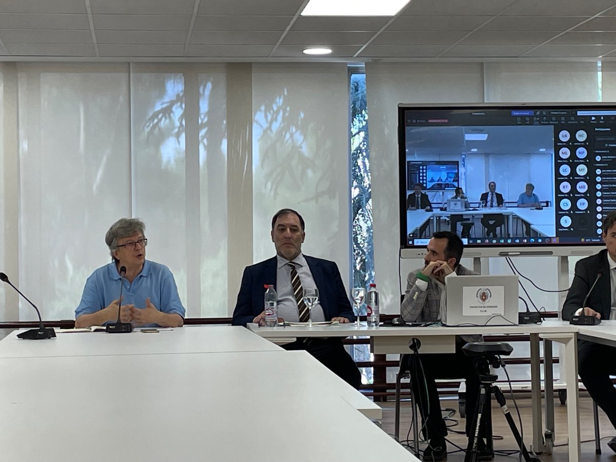 Hoy ha sido un día estupendo. Gracias a los que habéis venido al seminario de hoy. A mi me ha gustado mucho y he hablado de mi libro como Umbral…