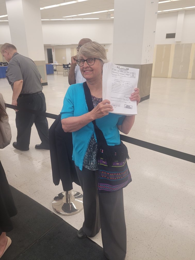 I filed petitions today for elected school board in District 4.  My dynamite team gathered over 2500 signatures in 5 1/2 weeks. Neighbors for Karen Zaccor is going strong!