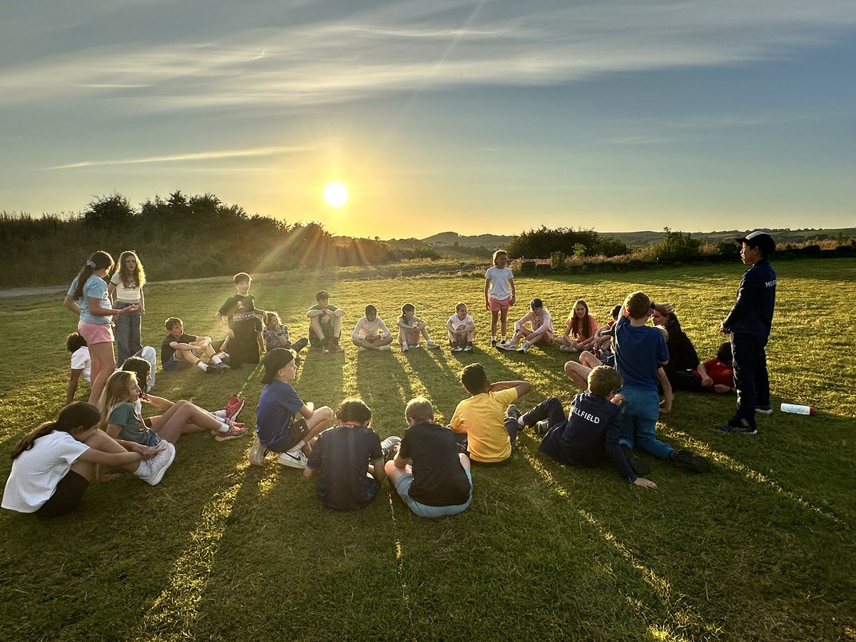 The sun is setting on our first day here in Bideford! Good night, all!