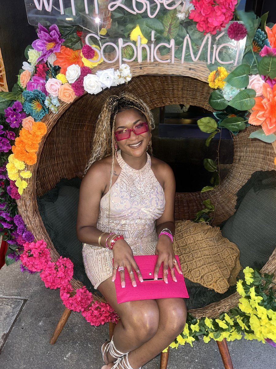 This is 25. ✨💕🎂 #GeminiSzn 
(Blondes definitely have more fun💃🏽)