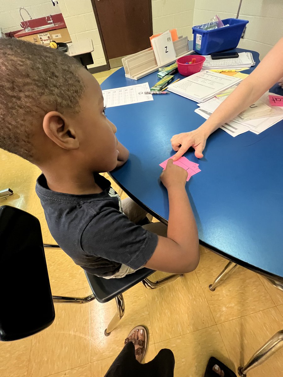 I needed a kid fix today, and where did I go to get it, Ms. Poole’s classroom ⁦⁦<a href="/CenterPointES/">Center Point Elementary</a>⁩. We taught a phonics lesson and then debriefed on next steps! ⁦<a href="/JefcoedK_5/">📚JEFCOED Elementary Curriculum K-5</a>⁩ ⁦<a href="/AlabamaAchieves/">Alabama State Department of Education</a>⁩ ⁦<a href="/Alabama_Reading/">ARI / The Alabama Reading Initiative, ALSDE</a>⁩