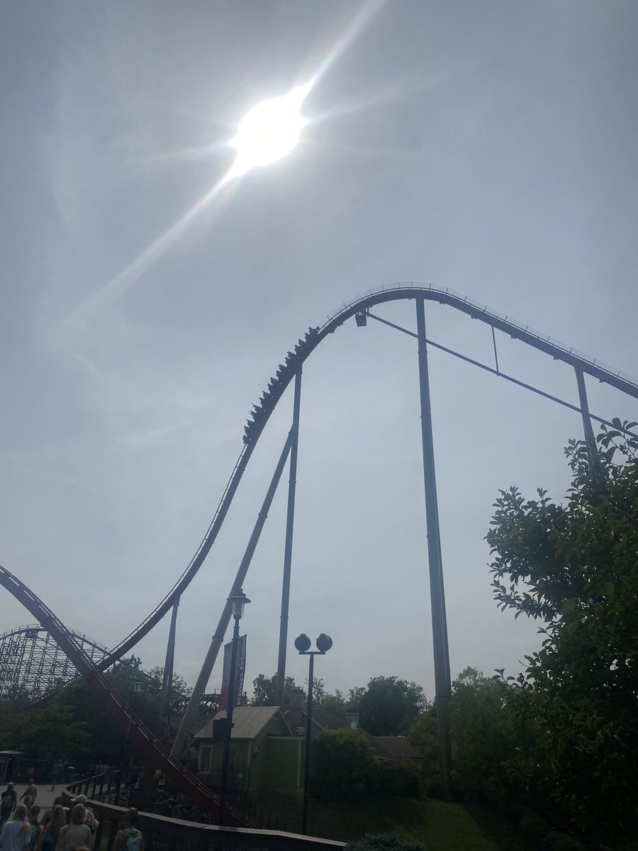 CedarFanboy's tweet photo. bro diamondback is unironically the most overrated coaster in the world rn

i almost fell asleep riding this, how tf do ppl rank this as their top 10??? its literally the most average b&amp;m hyper ever https://t.co/aYjh7CZJwZ