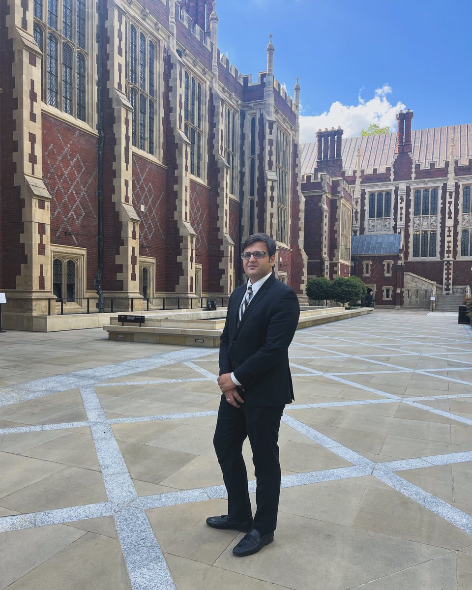 usmisami's tweet photo. Got the opportunity to speak on ‘decompressing from the stress and pains of life in litigation’ at the Honorable Society of Lincoln’s Inn before his honor Anthony David Dinkin KC and fellow members of the Inn.

On we go.

#TheHonorableSocietyOfLincolnsInn
#Barrister https://t.co/C31DXOlSVP
