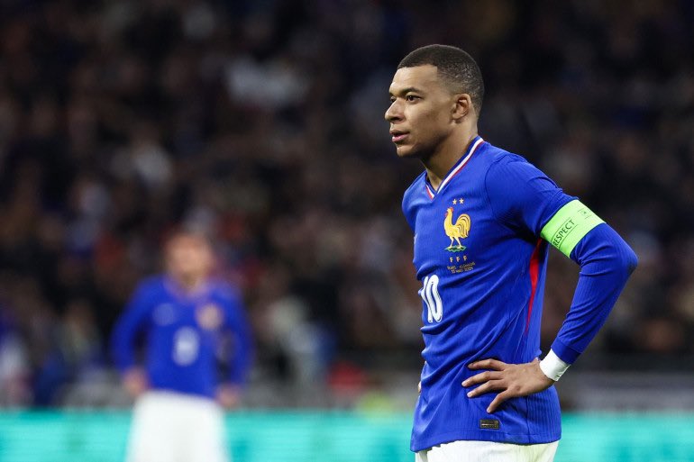 FabriceHawkins's tweet photo. 🚨🚨 Examens rassurants. Pas d’opération. Kylian Mbappé pourrait rejouer dès vendredi 🇫🇷 https://t.co/uxoMZZQA2c